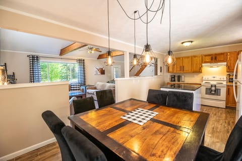 Kitchen / dining 
1st floor