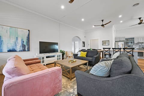 Living Area + Smart TV