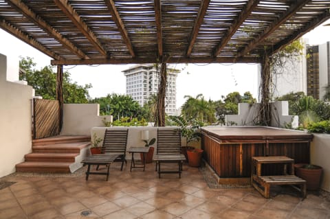 Apartment, 2 Bedrooms | Private spa tub