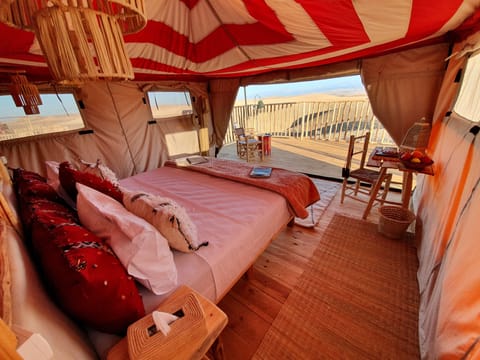 In-room safe, free WiFi, bed sheets