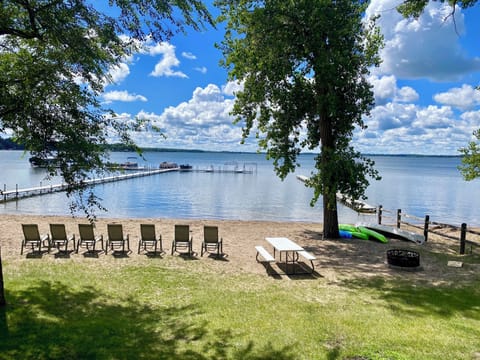 300’ of sandy beach with no weeds in sight!