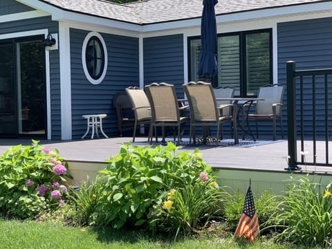 Outdoor deck seating