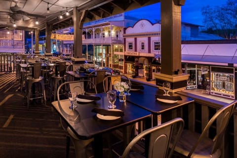 Lunch and dinner served