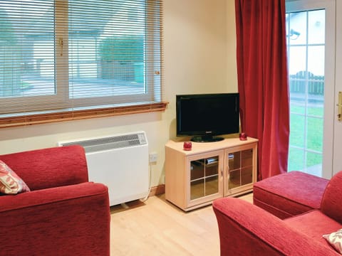 Open plan living/dining room/kitchen | The Cottage, Banavie near Fort William