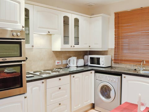 Open plan living/dining room/kitchen | The Cottage, Banavie near Fort William