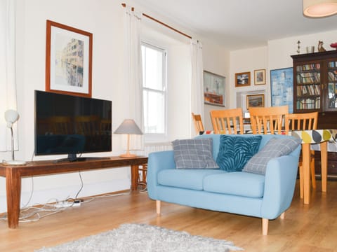 Living room/dining room | Church St 1, Salcombe