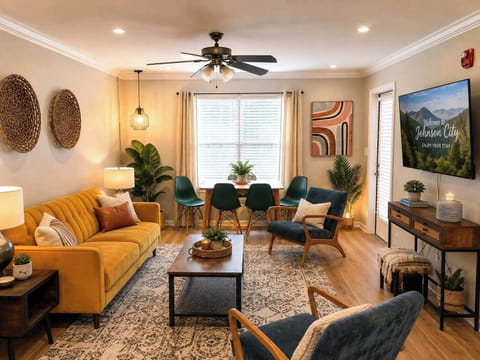 Recently renovated with new floors and decor! Such a fun space!