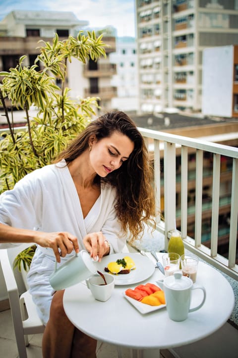 Family Suite | Minibar, in-room safe, desk, soundproofing