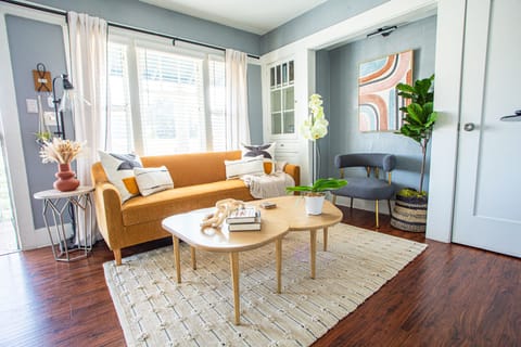 Inviting sitting room
