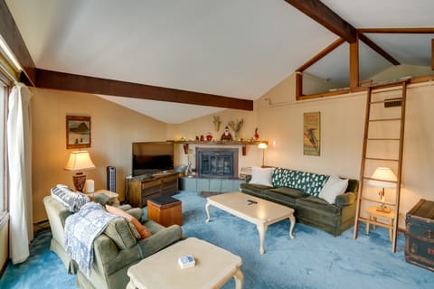 Peru Vacation Rental | 2BR | 1BA | 958 Sq Ft | Condo