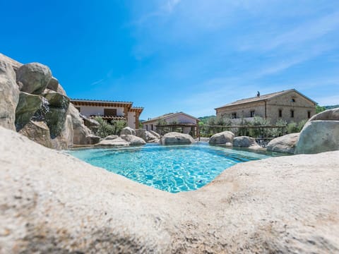 Water, Sky, Water Resources, Cloud, Building, Swimming Pool, House, Natural Landscape, Leisure, Landscape