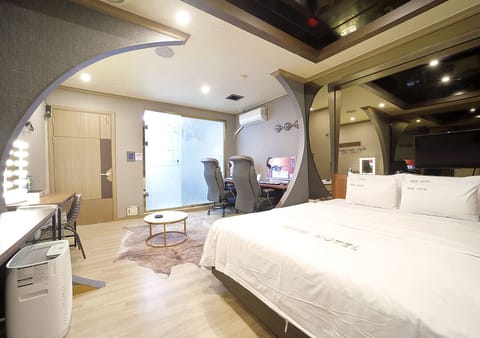 Premium Double Room (A) | Egyptian cotton sheets, premium bedding, down comforters