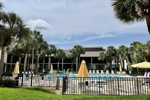 Village Las Palmas pool
