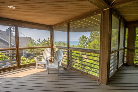 Outside Living | Screened in Porch
