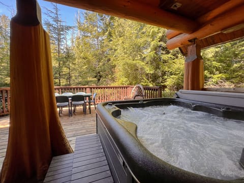 Private hot tub