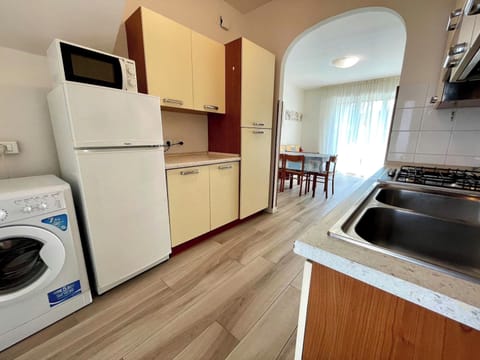 Villa, 2 Bedrooms, Balcony, Garden View | Private kitchen