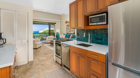 Hanalei Bay Resort #33034 - Kitchen & Living Room