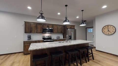 4ffe7271-187b-4d06-aebe-cea42e2c362b