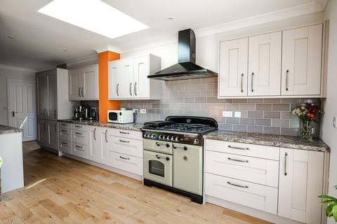 Well equipped kitchen for all your needs.