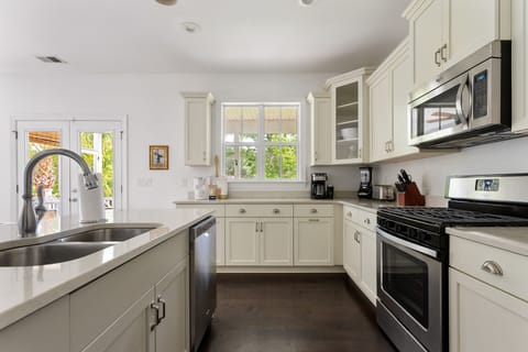 Expansive Backyard Bliss | Phil's Place