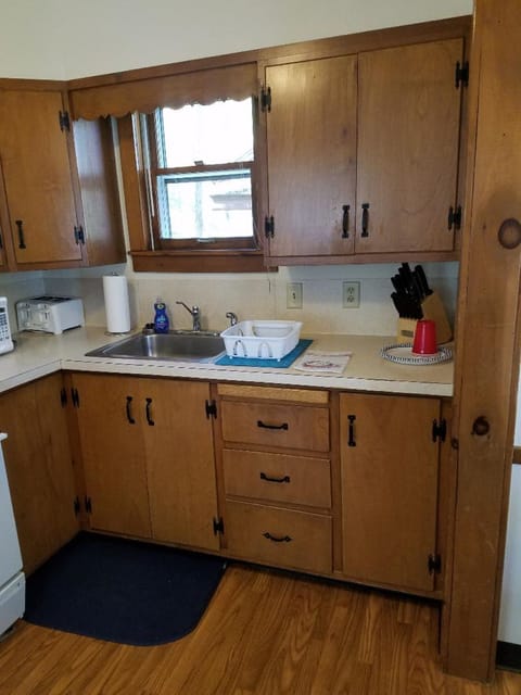 Kitchen sink area