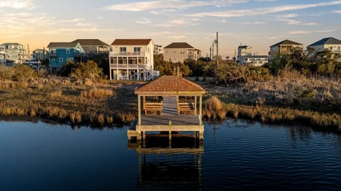 Calm Waters - Private Dock and Kayak Launch