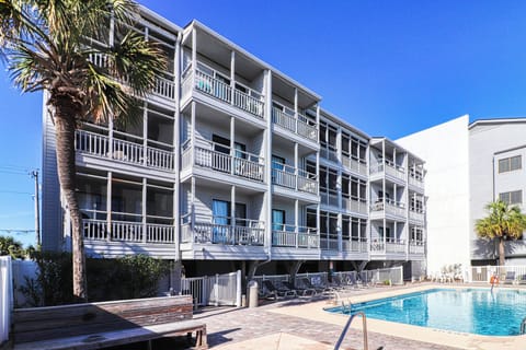 Ocean Cove 102