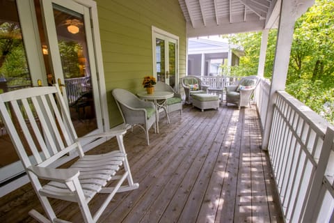 Level 2 |  Private Deck Off Sitting Room