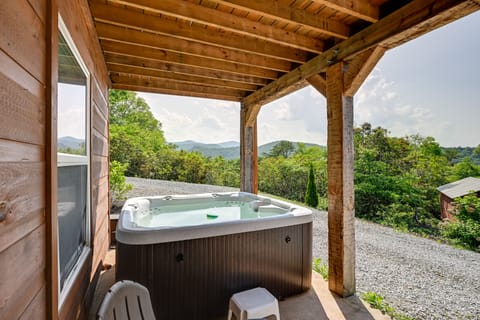 Franklin Vacation Rental | 4BR | 3BA | 2-Story House | 2,500 Sq Ft
