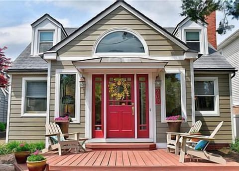 Front porch of the North End Bungalow. Three bedroom, two bathroom cottage located on 55th Street in Virginia Beach, VA.