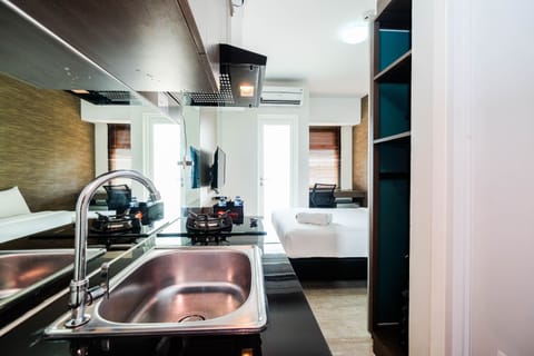 Room | Private kitchen | Fridge, stovetop, dishwasher, cookware/dishes/utensils