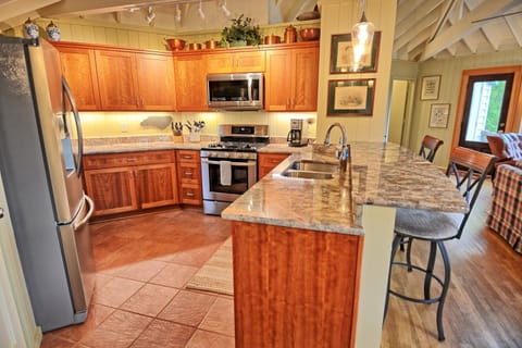 Beautiful and Modern Kitchen