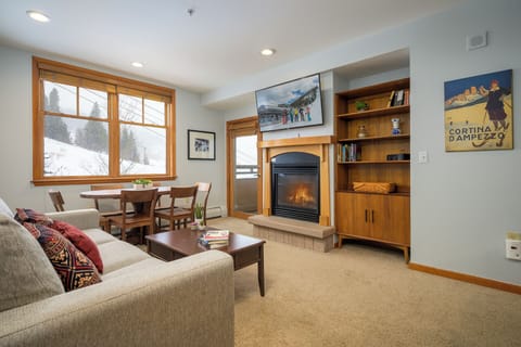 Welcome to Zephyr Mountain Lodge 1417