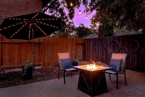 The yard of The Zin Retreat is designed for relaxation.