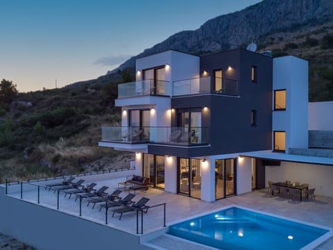 Seaview Villa Marila with a private heated pool with hydromassage, 3 en-suite bedrooms (6+2 people), 1km from beach