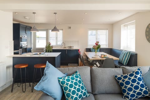 Spring Tide - Kitchen living area