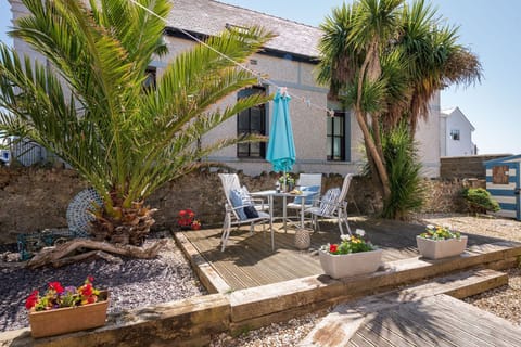 Bryn Awel Bach shared garden