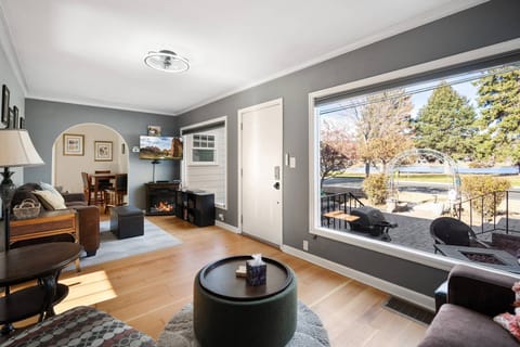Welcome to Drake Cottage 309! We hope we get to host you at this unforgettable rental in the heart of Bend!