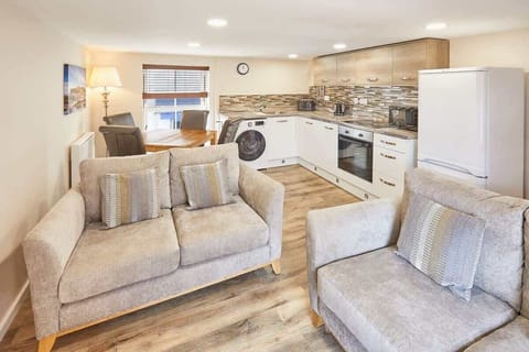 Lobster Pot Apartment, Whitby - Host & Stay