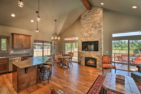 Packwood Vacation Rental | 2BR | 2BA | 1,100 Sq Ft | 1 Story