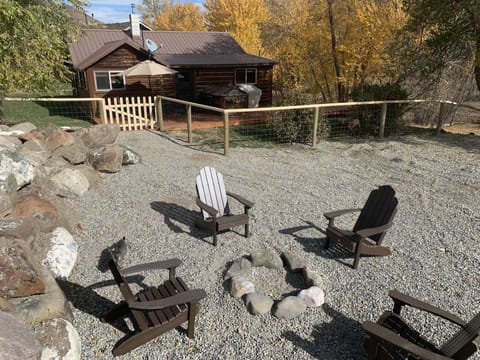 Fire pit with seating