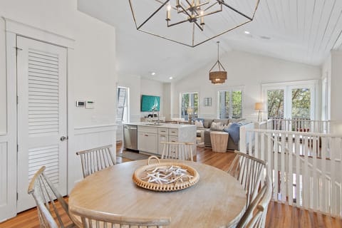 Watercastle - Water Color - Second Floor - Dining Area