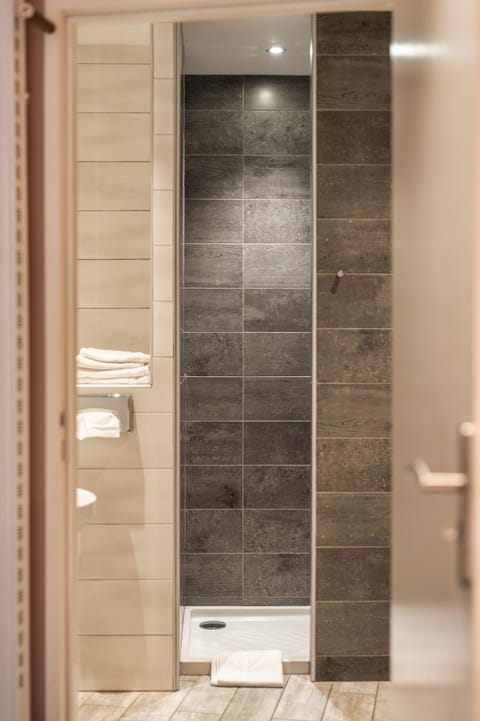 Deluxe Double Room | Premium bedding, individually decorated, individually furnished, desk