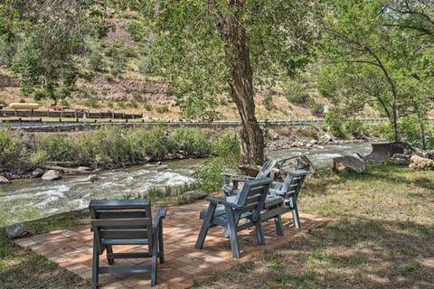 Cotopaxi Vacation Rental | 6BR | 2BA | 2 Levels | Step-Free Access | 1,700 Sq Ft