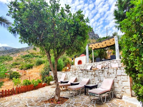 Apartment, 1 Bedroom, Balcony, Garden View | BBQ/picnic area