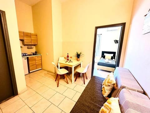 Egyptian cotton sheets, premium bedding, free WiFi, bed sheets