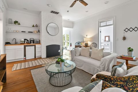 76abbb6c-eaad-413e-877a-4914ef148c21