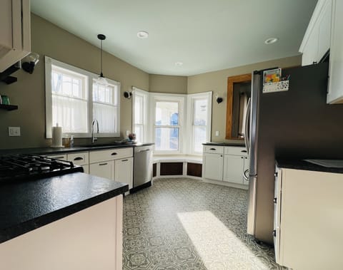 Fully Equipped Kitchen with Granite Counters & Stainless Appliances