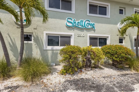 Condo, 2 Bedrooms | Exterior