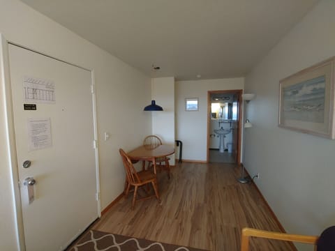 Standard Room, 1 Queen Bed, Ocean View | Iron/ironing board, free WiFi, bed sheets